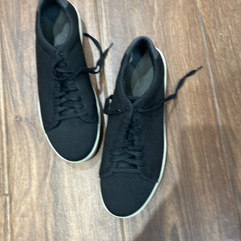 Vince Black Sneakers
